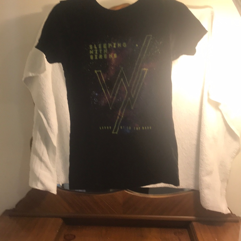 Sleeping with sirens tee shirt